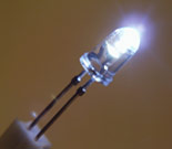 Svítící LED dioda